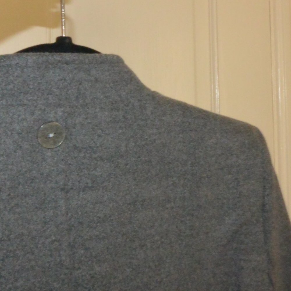 Grey Long Coat with faux fur hood size 42 - Picture 10 of 13